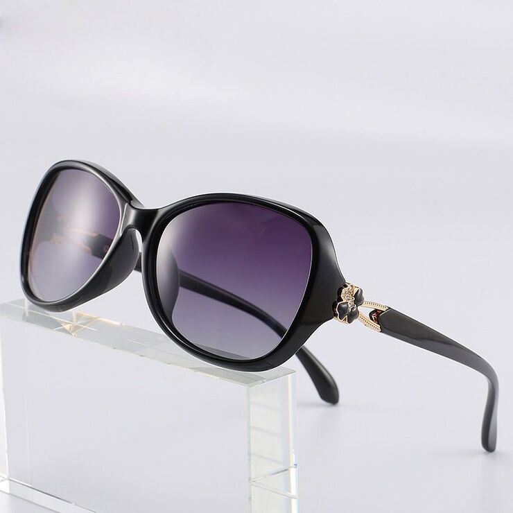 Polarized plastic sunglasses with UV400 protection 2214-GT