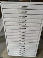 Офисный бокс для демонстрации образцов оправ и очков