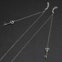 Silver-colored metal non-slip chain, with pendant skull key, for glasses and masks GL484