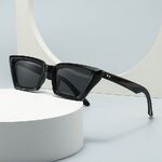 Plastic sunglasses in the shape of a cat's eye Elit 6072-EL
