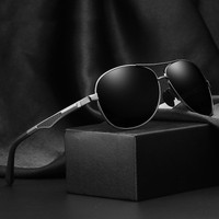 Polarized sunglasses with UV400 protection F8815