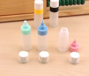 Бутылочка для раствора 5,6*1,5 см в набор контактных линз с дозатором