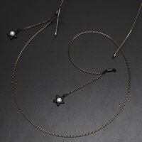 Black-colored metal non-slip chain, with pendant black star and pearl, for glasses and masks GL499