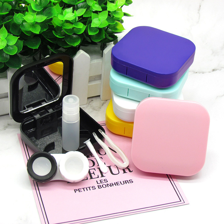 Kit for soft contact lenses (Kits for contact lenses) SOA8061