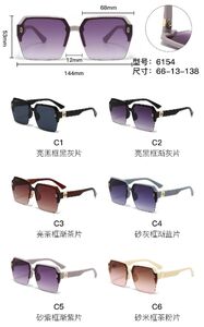 Солнцезащитные пластиковые полуободковые очки из поликарбоната с металлическим шарниром 6154W