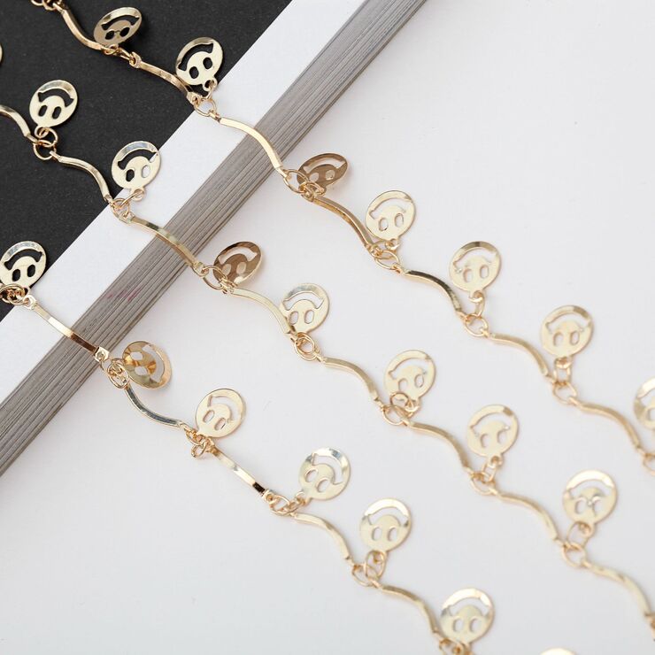 Gold-colored metal non-slip chain, with copper smiley face, for glasses and masks GA089