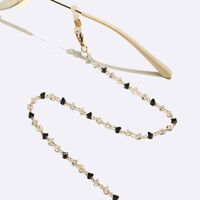 Gold-colored metal non-slip chain, with black and white triangle crystal, for glasses and masks GL1639