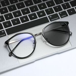 Photochromic glasses with light lenses with UV protection KY2029-2变色镜