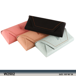 Case material curved for glasses on a magnet W2502