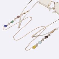 Gold-colored metal non-slip chain, with colors rectangular and pearl, for glasses and masks GL1728