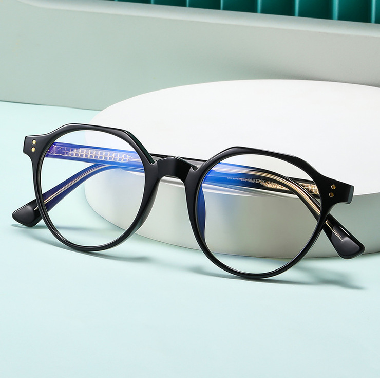 Оправа пластиковая, материал TR-90+CA (флекс!) FOCUS FCS2084