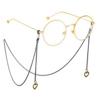 Black-colored metal non-slip chain, with pendant hollow heart, for glasses and masks GL366
