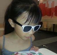 黑框多孔镜 Perforated pinhole glasses for kids 087