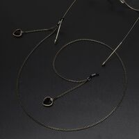 Black-colored metal non-slip chain, with pendant crystal heart, for glasses and masks GL602