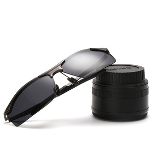 Polarized sunglasses with UV400 protection FENQI F6032