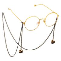 Black-colored metal non-slip chain, with pendant black swan, for glasses and masks GL596