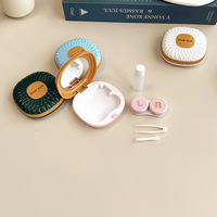 Kit for soft contact lenses (Kits for contact lenses) A6570