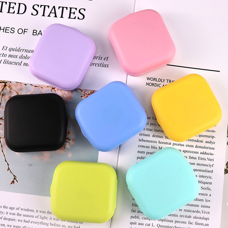 Kit for soft contact lenses (Kits for contact lenses) M027