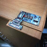 Офисный бокс - витрина для оправ и очков, с замками, на 288/234 мест JS-C200323