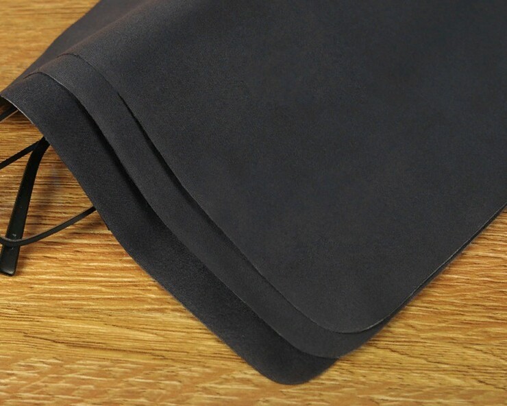 Салфетка чёрная мужская для протирки линз в очках, материал микрофибра 金布 579-8 (высокая плотность) 15см*18см